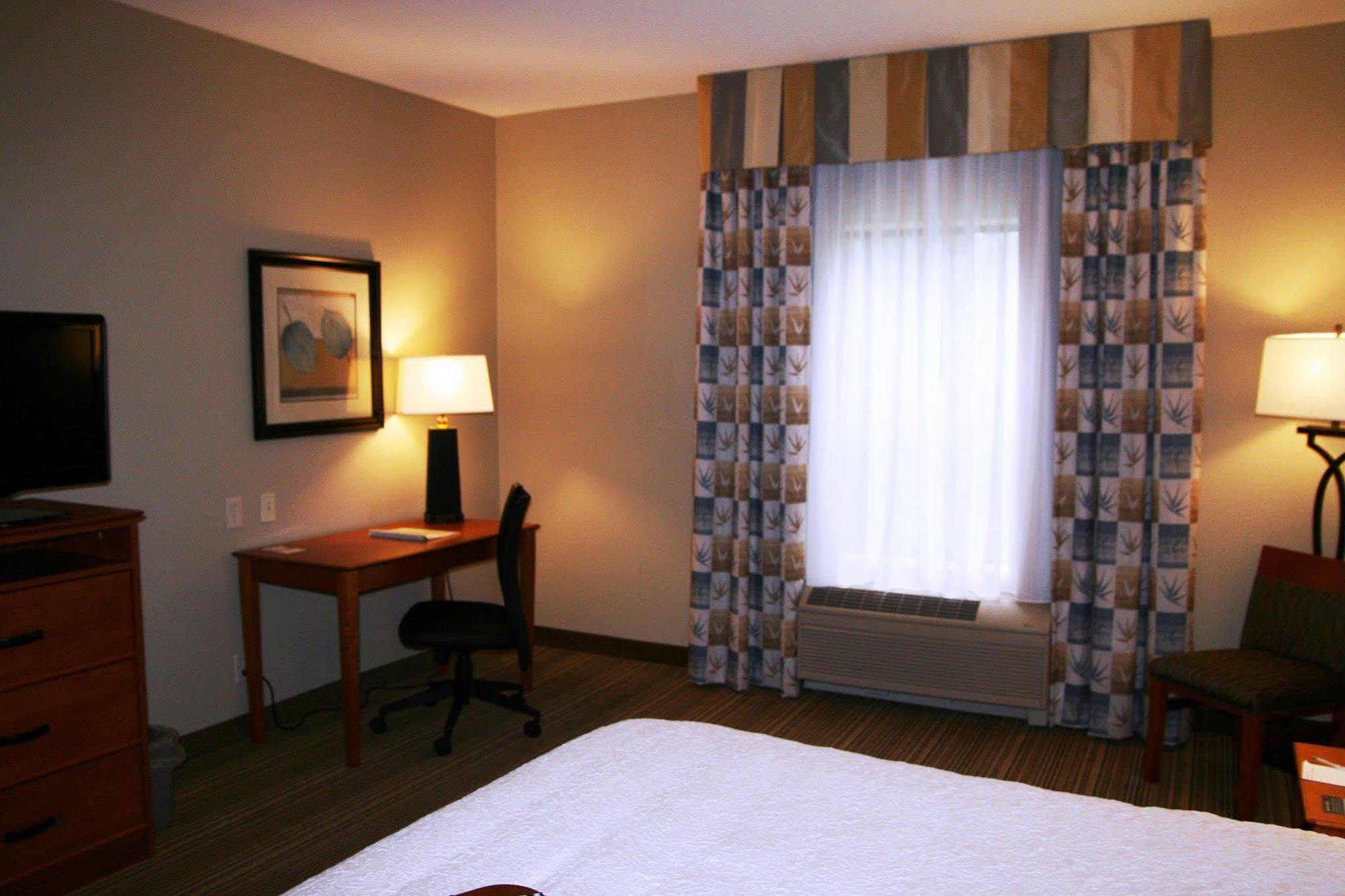 Hampton Inn Laporte Exterior foto